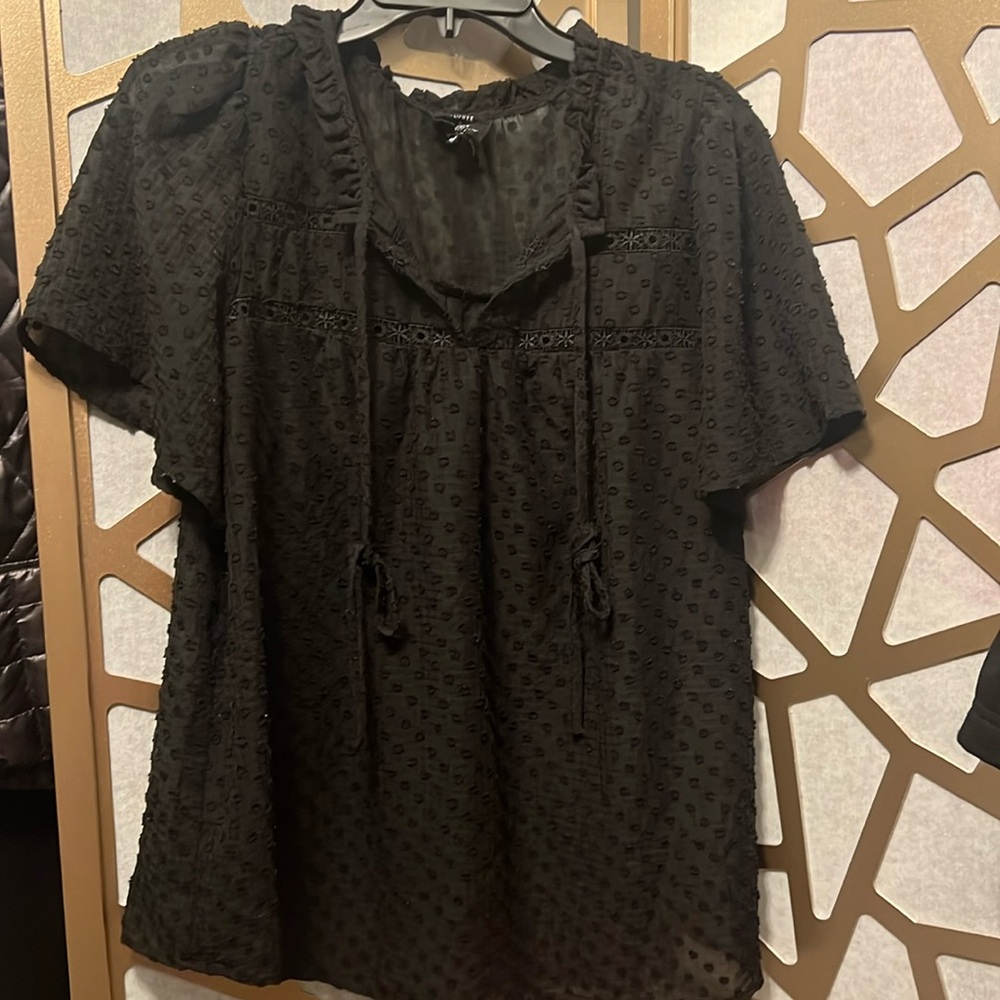 Black short sleeve blouse